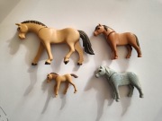 Figurki koń playmobil 4 szt 