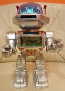 Robot zabawka na baterie 