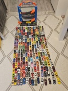 Sprzedam autka 218 sztuk 