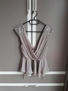 Bluzka na ramiączkach top baskinka z cekinami dekolt V Lipsy rozmiar S/M