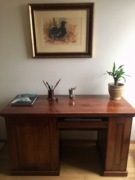 Biurko z drzewa orzechowego w stylu kolonialnym