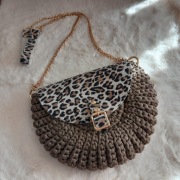 Torebka na ramię + skórzana klapka panterka, ciemny beż, rękodzieło 