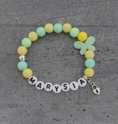 Bransoletka koraliki zielono żółta zawieszka imię imienna z napisem 