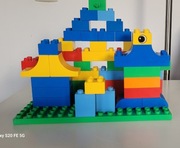 Klocki Duplo kilkakanaście elementów 