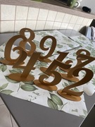 Numerki na stół złote