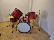 Perkusja akustyczna – kompletna, stan bardzo dobry, talerze + stołek