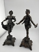 Para figurek w stylu secesyjnym – możliwe elementy lamp / świeczników