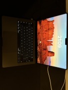 Macbook PRO M5 16/512 Jak nowy