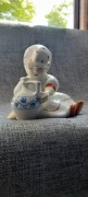 Figurka porcelanowa Annuska Zsolnay Dziewczynka z dzbanem lata 60