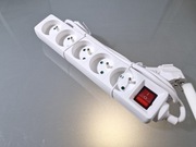 Przedłużacz Listwowy Vershold 1,5 m 5 Gniazd Włącznik Uziemienie