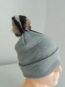 Czapka damska z pomponem 