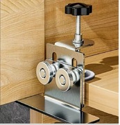 Pozycjoner do montażu drzwi ze stali nierdzewnej "17" 