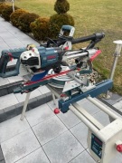 Piła ukośnica Bosch GCM 8 SDE + stół Bosch GTA 2600