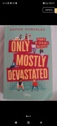 książka Only Mostly devastated Sophie Gonzales