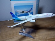 Model samolotu Boeing 777 Garuda Indonezja 