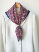 Stylowa apaszka burgundowo granatowa we wzorki. 