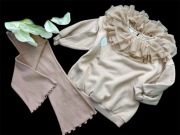 Przepiękny zestaw dziewczęcy bluza oraz dzwony prążek Next 122