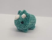 pluszowy triceratops brelok zawieszka na szydełku