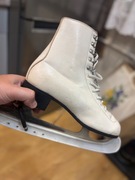 Skórzane łyżwy bdb polskie 35