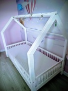 Łóżko domek Poli+ materac w zestawie 