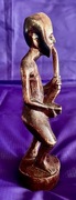Figurka z Afryki muzyka ręcznie wykonana z drewna