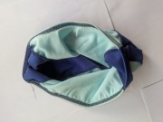 Czepek pływacki materiałowy dwukolorowy (niebieski/miętowy) – wygodny!