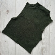 Ciemnozielony top bez rękawów z wiskozy Stradivarius