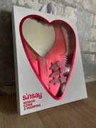 Zestaw do włosów: lusterko w kształcie serca, grzebień 3 spinki Sinsay