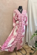 Długa biało różowa sukienka orientalna boho rękaw 3/4 r XL 42 