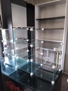 Szklana gablota wystawowa