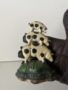 stoper do drzwi SWINKI TRZY sporo rdzy, metalowy 593gramy przedwojenny