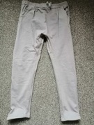 Szare luźne spodnie dresowe 122