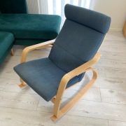 Fotel bujany POÄNG + poduszka Hillared granatowa