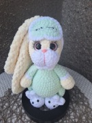 Maskotka handmade amigurumi na szydełku Króliczek 