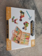 Drewniany zestaw narzędziowy do konstruowania