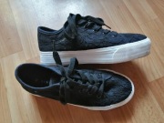 Czarne koronkowe buty Sinsay trampki tenisówki 37