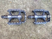 KTM - pedała alu ,kręcą ok, mają małe luzy