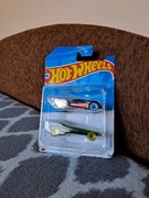 2 SAMOCHODZIKI HOT WHEELS