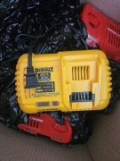 Dewalt DCB118 przeróbka 120V na 230V. Naprawa.