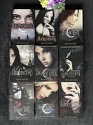 Melissa de la Cruz Błękitnokrwiści Zagubieni w czasie Wilczy pakt