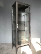 Szafa metalowa LOFT lekarska medyczna witryna szklana industrialna