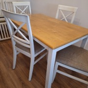 Stół drewniany I 4 krzesła 