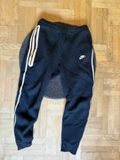 Spodnie Nike czarne tech fleece
