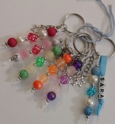 Breloczki do kluczy z imieniem DZIEŃ KOBIET, SZKOŁA, PREZENT MIX