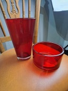 Zestaw szkła bordowego wazon, misa PRL