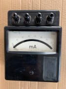 Stary Amperomierz analogowy eaw