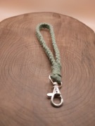 Makramowy brelok do kluczy, do torebki pistacja rękodzieło handmade