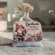 Zestaw prezentowy dla sąsiada: drewniany magnez na lodówkę + woreczek