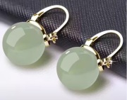 Kolczyki pozłacane z imitacją jadeitu + pudełko 