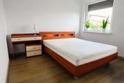 Zestaw mebli -łóżko, materac 160x200, 2 szafki i toaletka